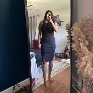 Almost New Banana Republic Sleeveless Pencil
Straight Career Suit Dress Black